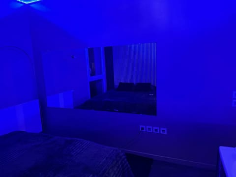 Appartement luxueux avec jacuzzi Cergy gare Apartment in Cergy