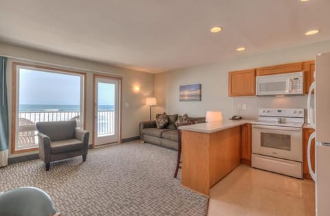 Oceanfront One Bedroom Suite Stunning Views & King Bed House in Lincoln City