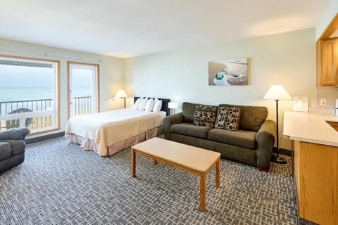 Stunning Oceanfront Suite - Full Kitchen - Heated Indoor Pool & Hot Tub House in Lincoln City