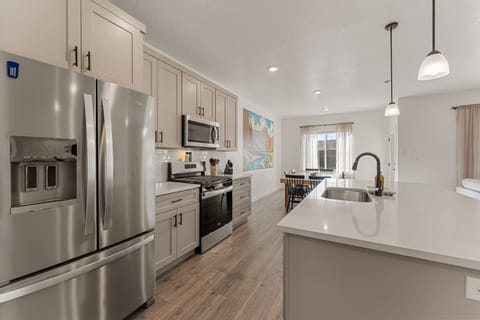 Adventure Basecamp townhouse House in Washington