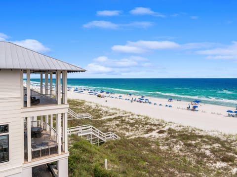 On Deck House in Carillon Beach