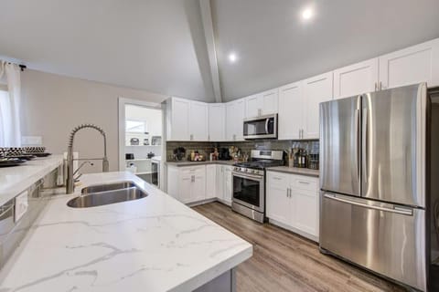 Ultimate Getaway Explore Katy & Houston in Style House in Houston