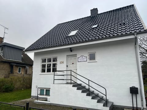 Property building, Day