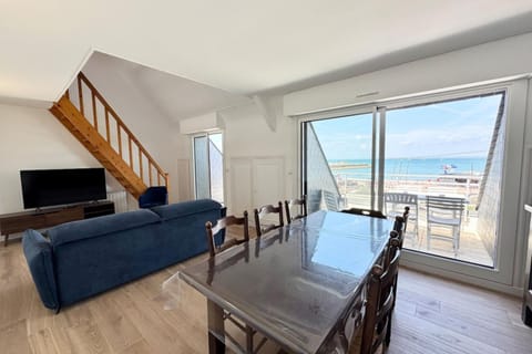 Duplex plein charme Face mer & déco moderne Apartment in Quiberon