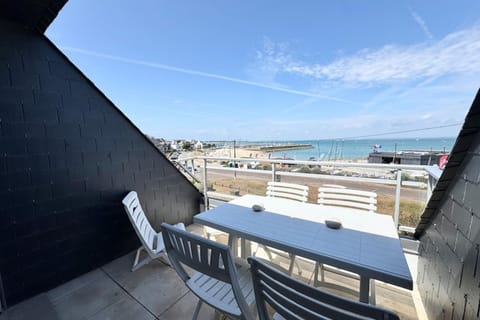 Duplex plein charme Face mer & déco moderne Apartment in Quiberon