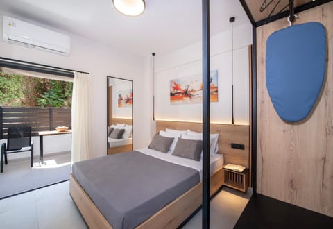 Bed, Balcony/Terrace, Photo of the whole room, Bedroom, wardrobe, air conditioner