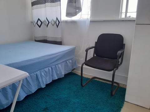 Bed, Living room, Photo of the whole room, Seating area, Bedroom, hair dresser