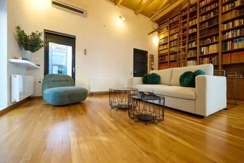 Library, Living room