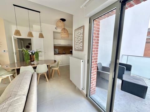 Patio, Kitchen or kitchenette, Living room, Dining area