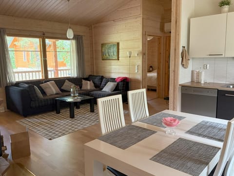 Seating area, Dining area