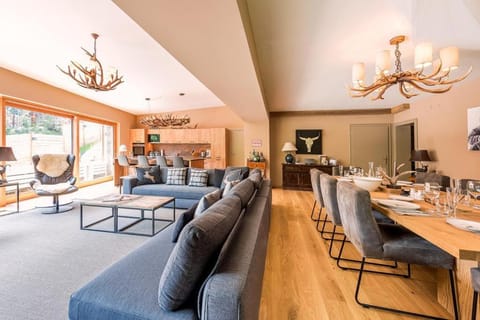 Chalet Blake House in Salzburgerland