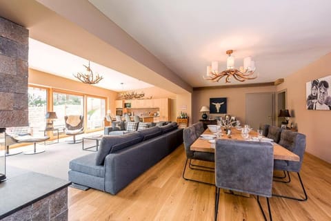 Chalet Blake House in Salzburgerland