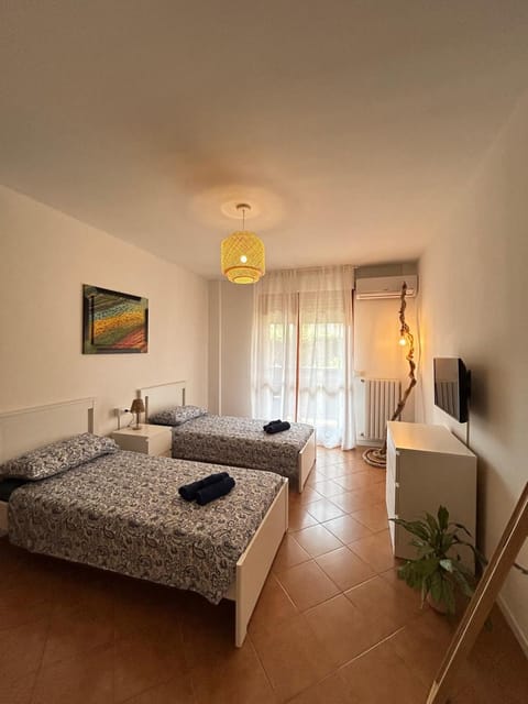 Living room, Photo of the whole room, Bedroom