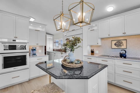 NEW LISTING! Reel Joy Waterfront Luxe with Pool and Private Dock home House in Marathon