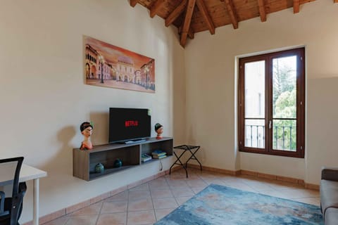 TV and multimedia, Living room, Seating area