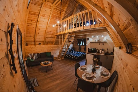 Living room, Seating area, Dining area, Bedroom, kitchen