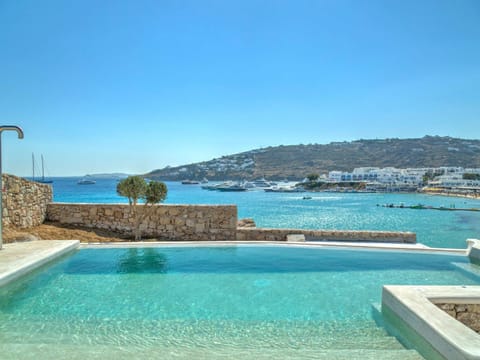 Day, Swimming pool