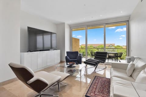 Patio, TV and multimedia, Balcony/Terrace, Living room, Seating area