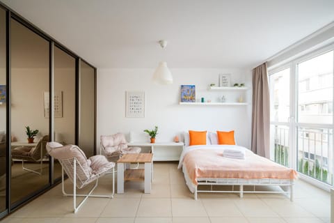 Bed, Living room, Photo of the whole room, Seating area, Bedroom