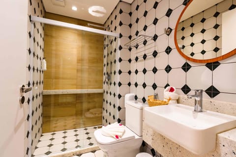 Shower, Bathroom, Bedroom