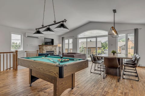 Billiard, Living room