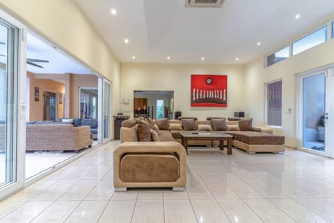 Living room, Dining area, air conditioner