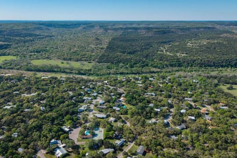 NEW Campfire Cottage River Access Shared Pool House in Canyon Lake
