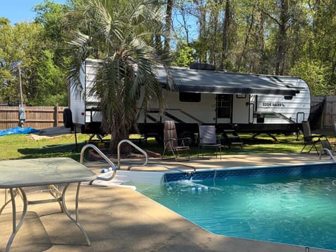 Convenient to UA & Mercedes on private property Campground/
RV Resort in Tuscaloosa