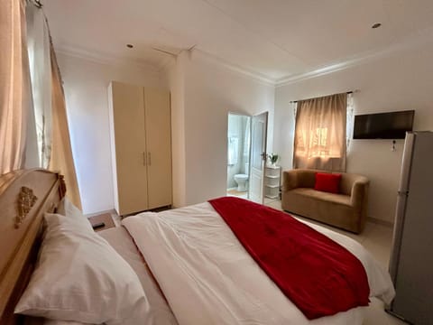 Bed, TV and multimedia, Photo of the whole room, Bedroom, wardrobe
