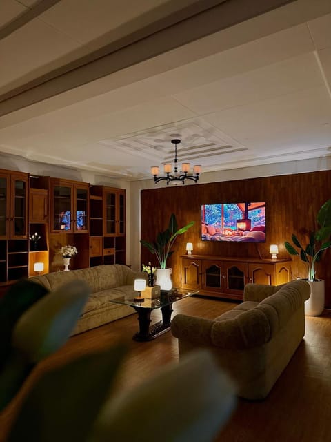 Communal lounge/ TV room