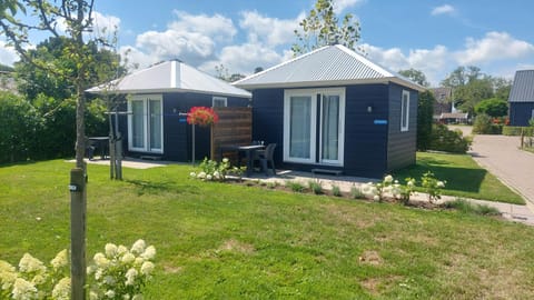 Property building, Day, Garden, Garden view