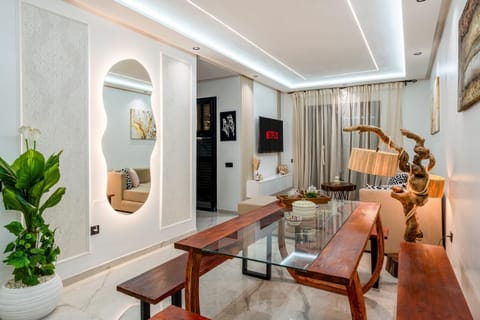 Communal lounge/ TV room, TV and multimedia, Kitchen or kitchenette, Living room, Seating area, Dining area, Evening entertainment, minibar, oven, wardrobe, air conditioner