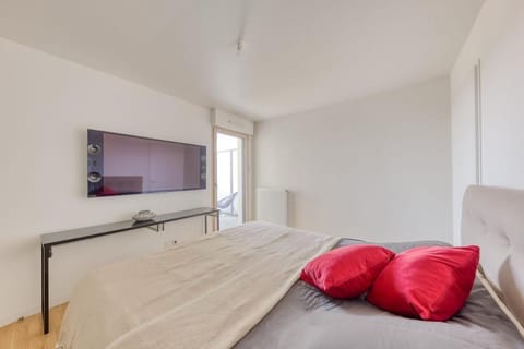 Luxury Duplex with Terrace Apartment in Saint-Maur-des-Fossés