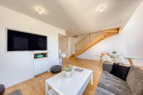 Luxury Duplex with Terrace Apartment in Saint-Maur-des-Fossés