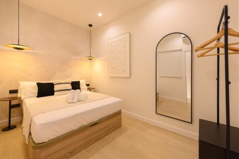 Tu hogar en la ciudad piso de 3 habitaciones 3 baños y todo el confort moderno Madrid AGU230 Apartment in Centro