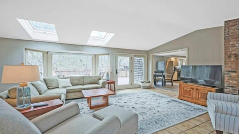 Stay On The Cape Vacation Rentals Cape Cod Getaway Near Beaches & Bike Trail House in North Eastham