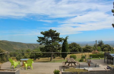 View (from property/room), Balcony/Terrace, Garden view, Mountain view