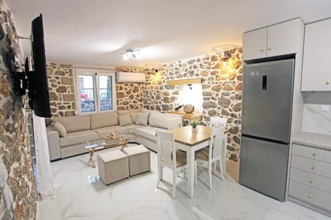 Elysian Stone Apartment I Apartment in Litochoro