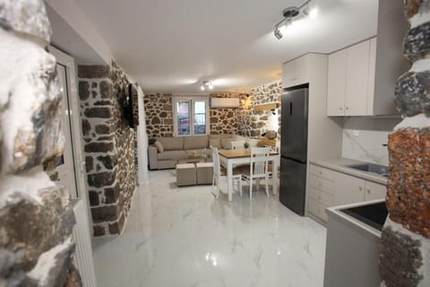 Elysian Stone Apartment I Apartment in Litochoro