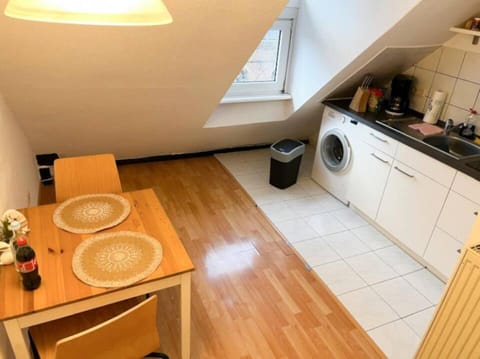 Zentrale 1 Zimmer Wohnung mit Küche House in Frankfurt