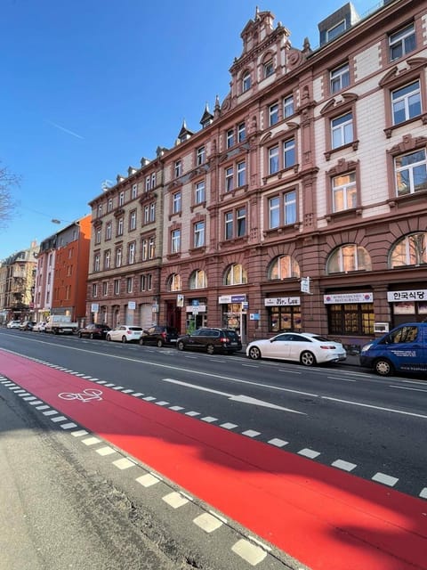 Zentrale 1 Zimmer Wohnung mit Küche House in Frankfurt