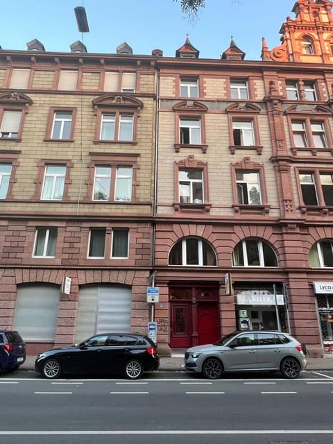 Zentrale 1 Zimmer Wohnung mit Küche House in Frankfurt