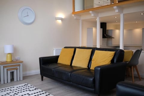 Coastal Retreat in Westward Ho! - 2 Bedrooms, Sea Views & Terrace House in Westward Ho