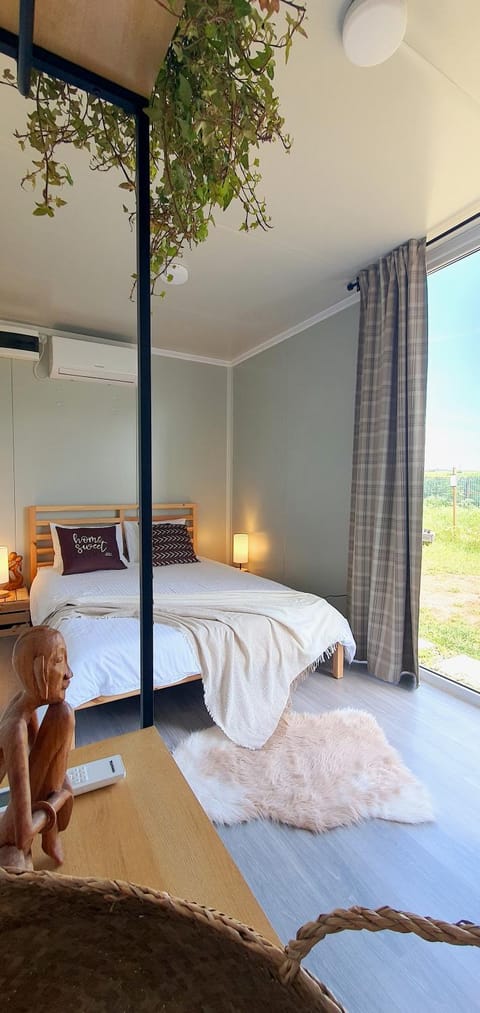 Property building, Bathroom, Coffee/tea facilities, Bedroom, internet, kitchen, air conditioner