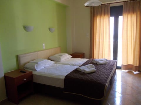 Patio, Bathroom, Balcony/Terrace, Kitchen or kitchenette, Bedroom