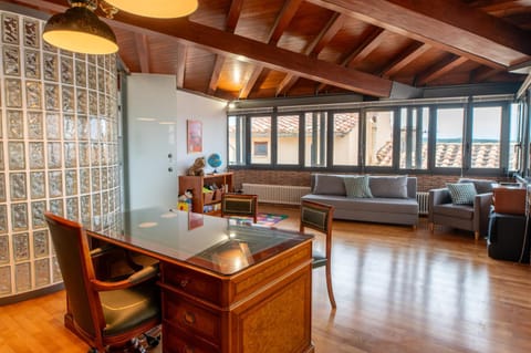 Game Room, Living room, Seating area