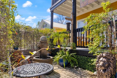 Patio, Day, Balcony/Terrace, Seating area