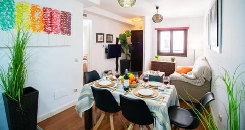 Elite Premium Hideaway with FREE Parking - Malaga Apartment in Malaga