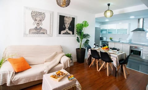 Elite Premium Hideaway with FREE Parking - Malaga Apartment in Malaga