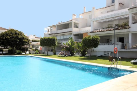 Property building, Pool view, Swimming pool, sunbed